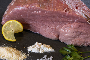 Bio Kalbfleisch Schnitzel, geschnitten