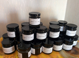 schwarze Nüsse eingelegt  260 g