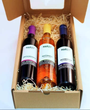 Geschenkbox mit 3 Fruchtweinen (Zwetschke, Quitte, Brombeer)