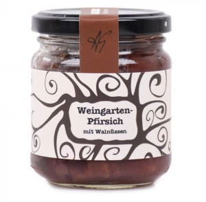 Weingartenpfirsich mit Walnüssen