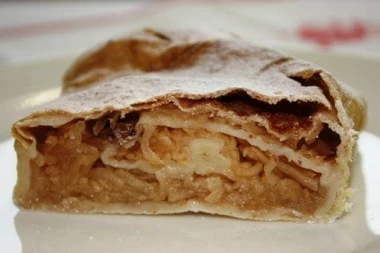 Wiener Apfelstrudel